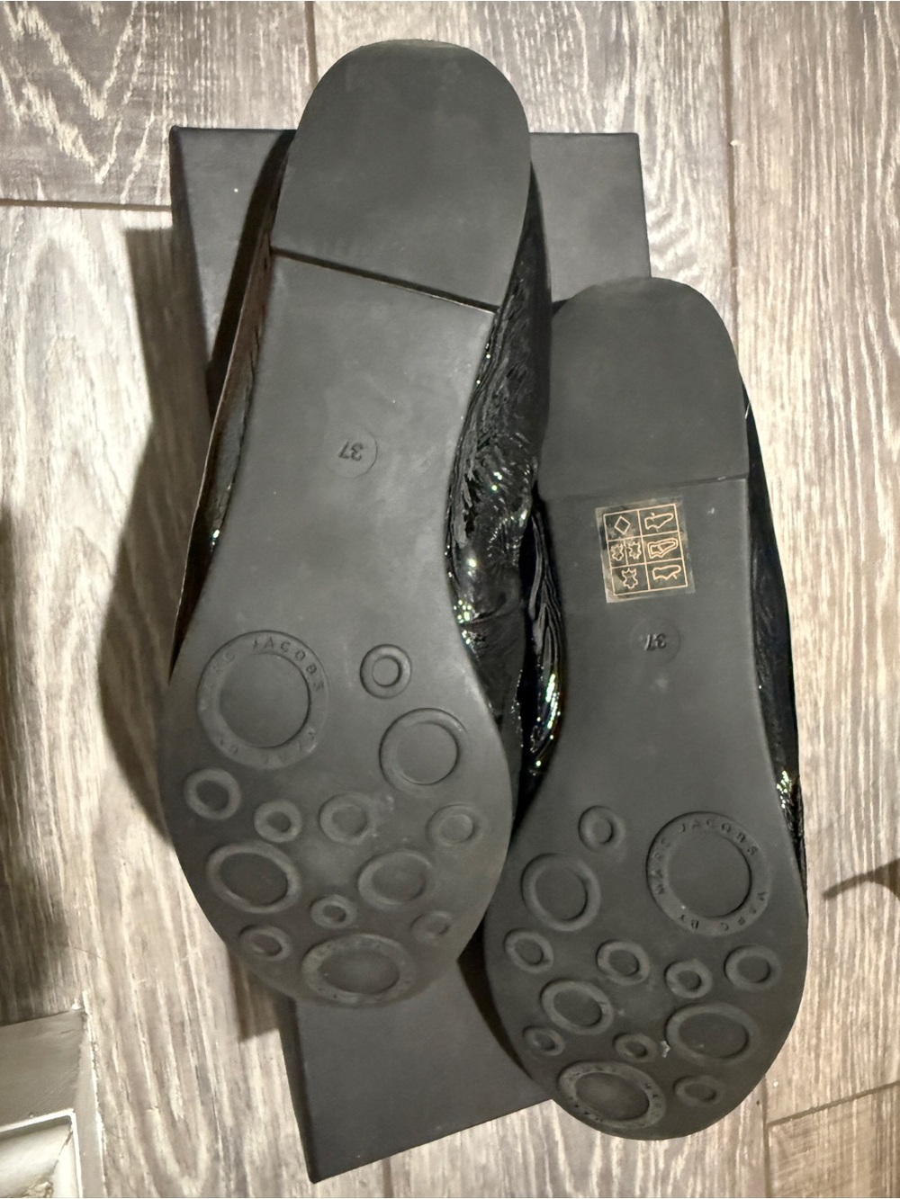 MBMJ MARC BY MARC JACOBS PATENT MOUSE FLATS 37 - Picture 4 of 6